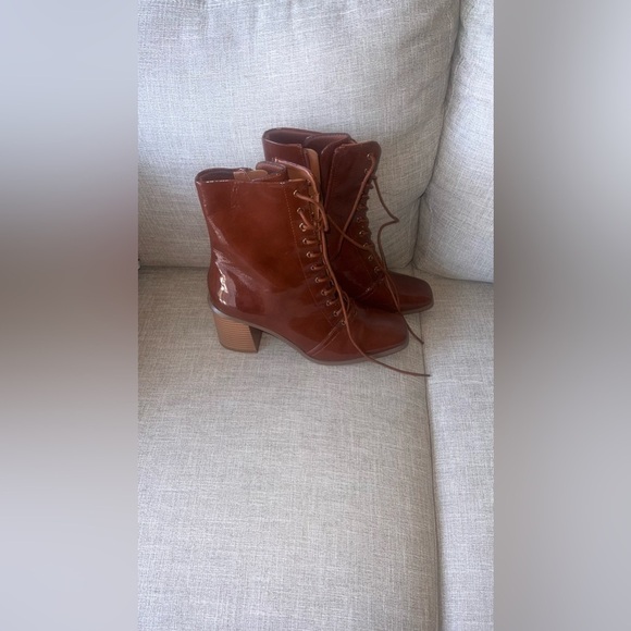 Never worn. Excellent condition of course. - Picture 4 of 5